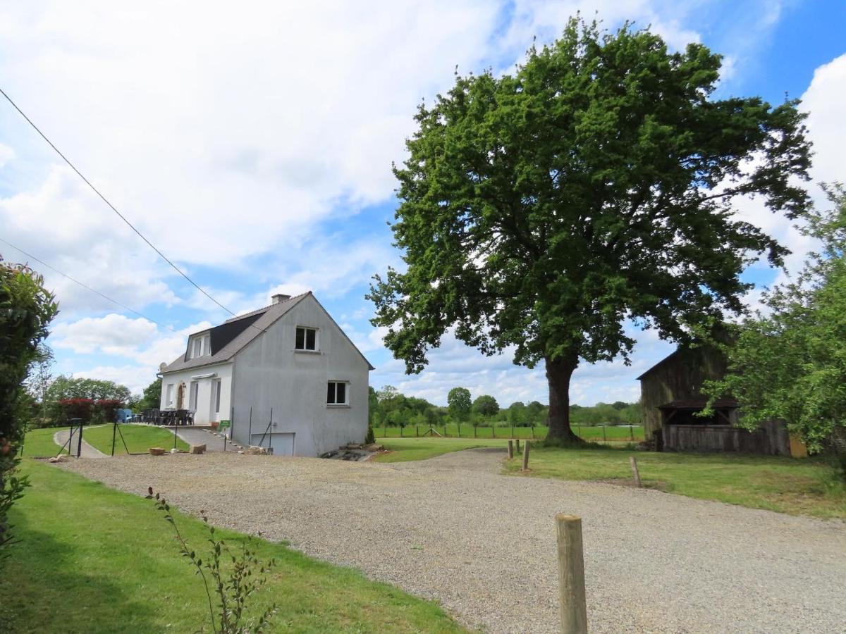 La Maison Aux Pignons Verts La Chapelle-Saint-Aubert Exteriér fotografie